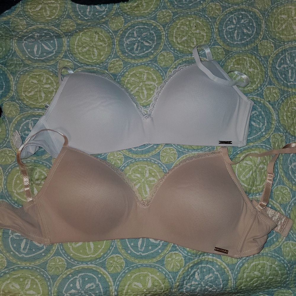 Bras - Picture 5 of 5